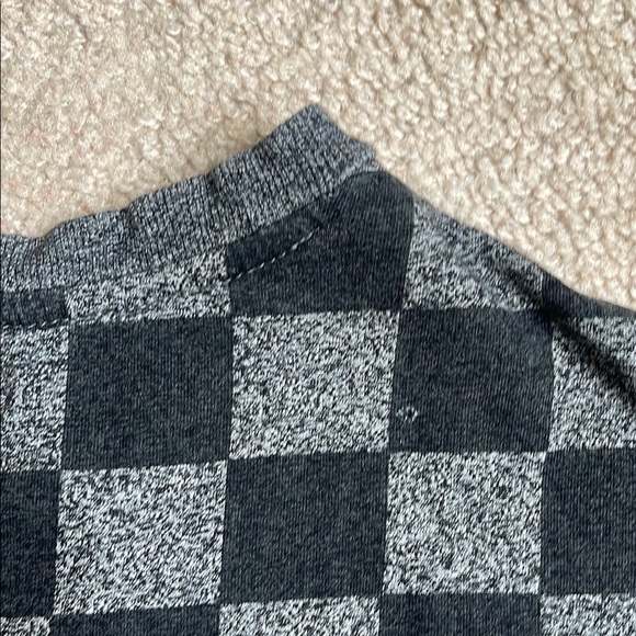 Trukfit Checkered Gray T-Shirt with Logo Patch - Picture 6 of 6